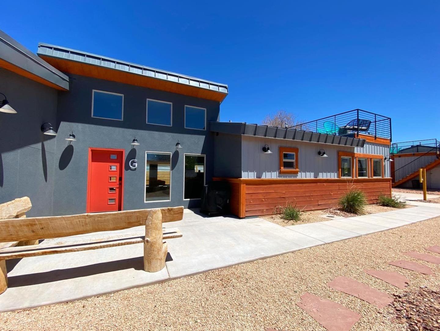 Holiday home Timber & Tin G 2bed 2bath W Pool & Rooftop Deck